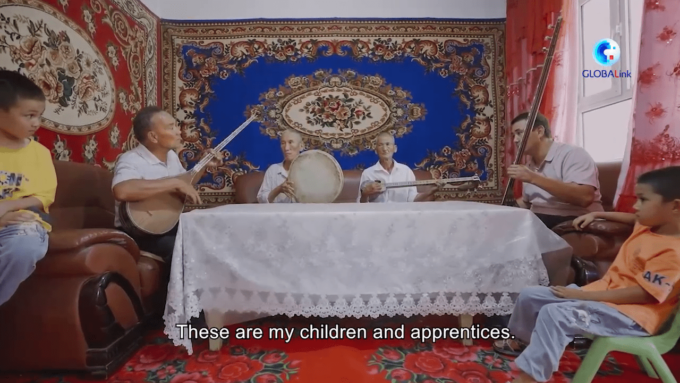 Cina: erede di melodie popolari nello Xinjiang