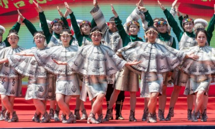 Cina: Fuyuan ospita Wurigong Festival di etnia Hezhe (1)