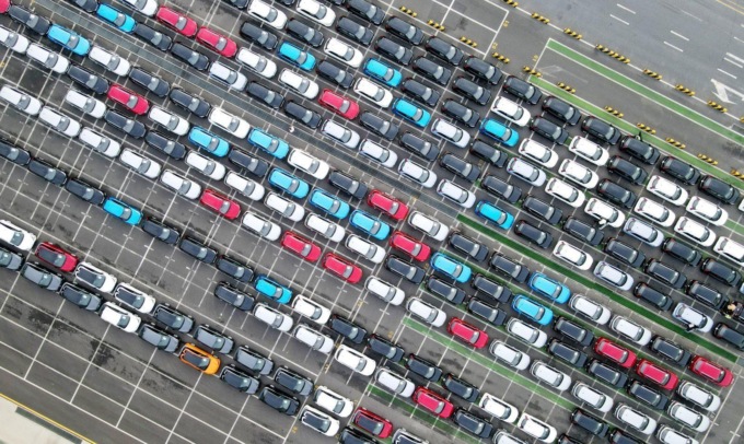 Cina: esportazioni di auto aumentano del 56% a giugno