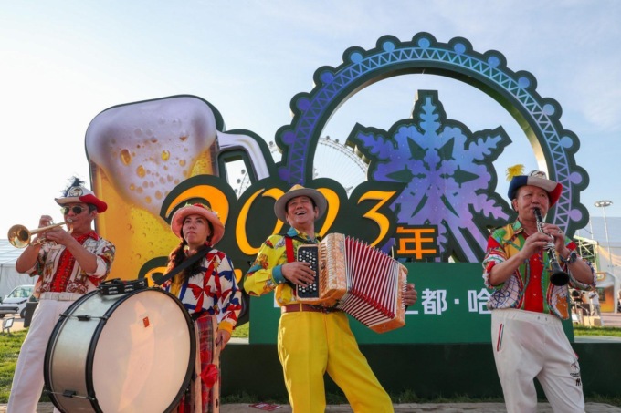 Cina: apertura Festival della birra di Harbin (2)