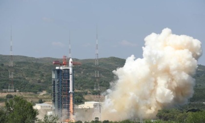 CINA: QUATTRO SATELLITI LANCIATI NELLO SPAZIO