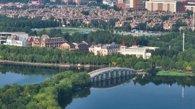 CINA: PANORAMA DEL LAGO NANHU A TANGSHAN (1)