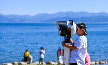 Cina: Xinjiang, turismo sul lago di Sayram (2)