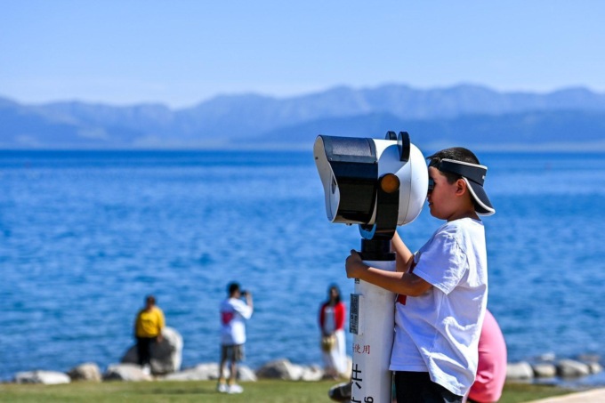 Cina: Xinjiang, turismo sul lago di Sayram (2)