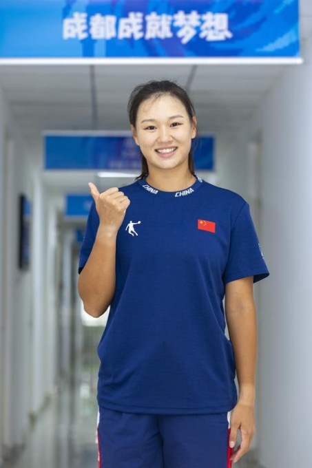 Giochi universitari Chengdu: portabandiera cinese Guo Hanyu, il tennis mi insegna a pensare