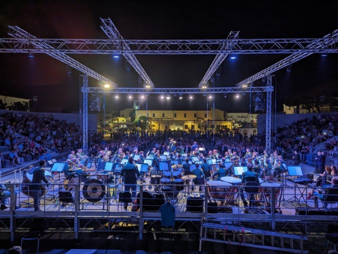 FONDI: CONCERTO BANDA MUSICALE GUARDIA DI FINANZA, UN SUCCESSO