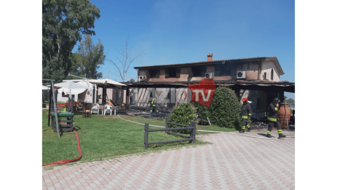 LATINA: RISTORANTE DISTRUTTO DALLE FIAMME