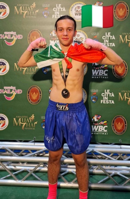 MUAI THAI: TERRACINA, GIULIO CARLINI CAMPIONE DEL MONDO