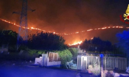 GAETA: COLLINA A FUOCO, NOTTE DI PAURA