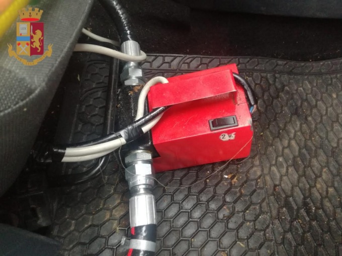 GUIDONIA: RUBANO CARBURANTE, DENUNCIATI