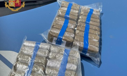 ROMA: INVIAVA LA DROGA CON LA POSTA, ARRESTATO