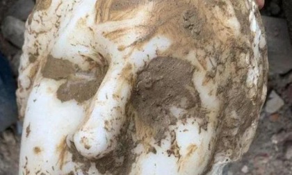 ROMA: A PIAZZA AUGUSTO IMPERATORE SPUNTA UNA SPLENDIDA TESTA DI MARMO