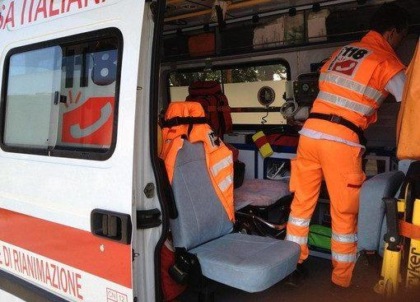 Tragico frontale: muore una donna, un ferito grave