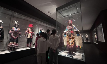 Giovani generazioni affollano musei per celebrare la cultura cinese