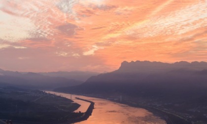 Cina: Hubei, alba nella contea di Zigui (2)