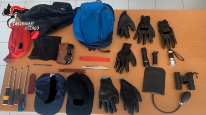 NEPI: FURTI IN APPARTAMENTO, DUE ARRESTI