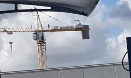 ROMA: DETENUTO PROTESTA SULLA GRU, TENSIONI A REBIBBIA