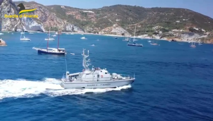 PONZA E VENTOTENE: CONTROLLI DELLA FINANZA IN MARE, 40 MILA EURO DI MULTE