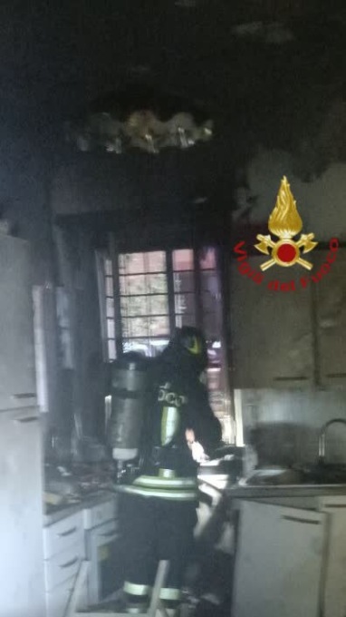 ROMA: INCENDIO NELL’APPARTAMENTO, GRAVE UN 26ENNE