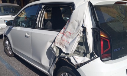 ROMA: LANCIA SASSI E FUGGE, MAXI INSEGUIMENTO