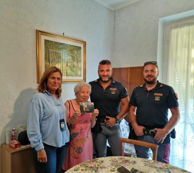 ROMA: CONTROLLI DELLA POLIZIA A SAN BASILIO