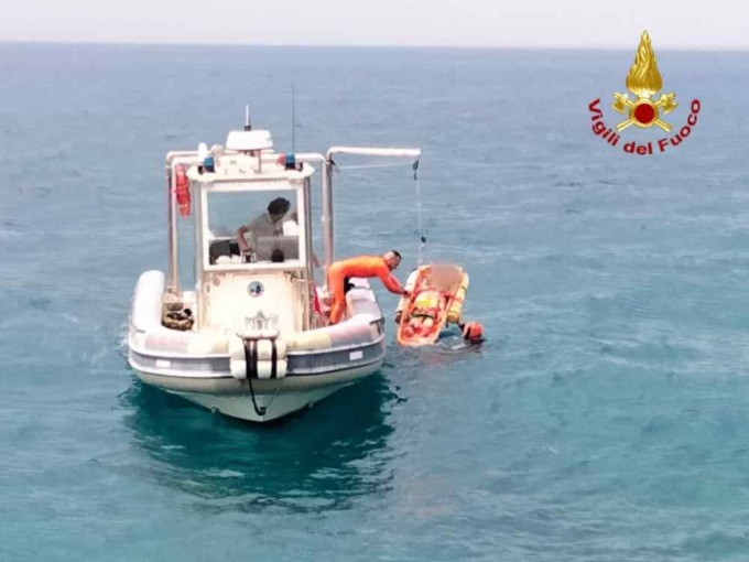 ROMA: FA IL BAGNO DI NOTTE, SALVATA AD OSTIA