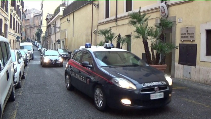 ROMA: VIOLENTA UNA GIOVANE DOPO AVERLA DROGATA E LA FILMA, ARRESTATO