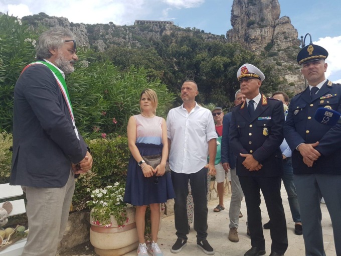 TERRACINA: UNA PANCHINA PER RICORDARE ROMEO