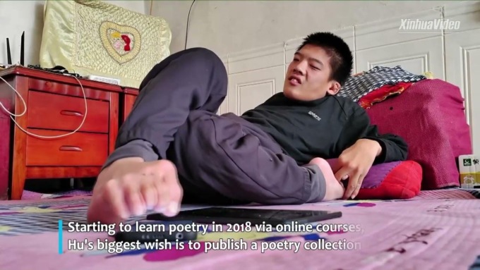 Cina: giovane disabile vola attraverso poesie