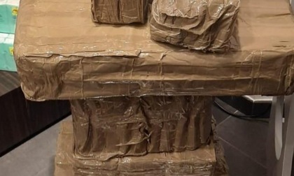 ROMA: VIAGGIAVA CON 41 CHILI DI HASHISH, FERMATO