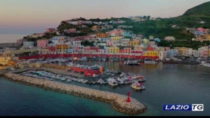 Incendio sull’isola, ferita una volontaria della Protezione Civile