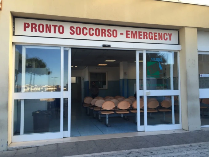 ANZIO: ACCOLTELLATO IN STRADA, CASO AL PRONTO SOCCORSO