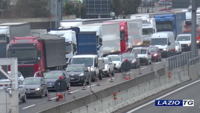 Esodo estivo, ultimi rientri dalle vacanze: week-end di traffico sulla Pontina