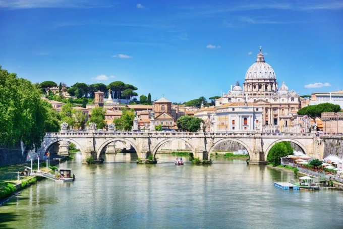 FERRAGOSTO: GLI STRANIERI SCELGONO LA CAPITALE