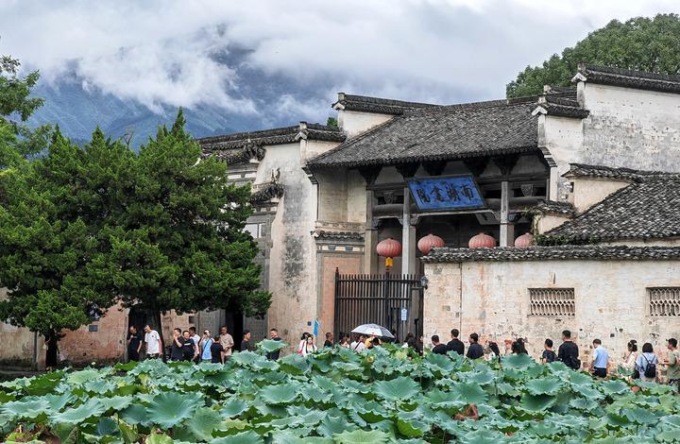 CINA: TURISMO AD HUANGSHAN NELL’ANHUI