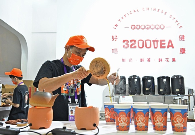 Cina: mercato nuove bevande a base di tè supererà 200 mld yuan nel 2025