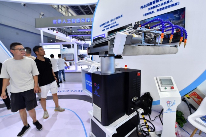 Cina: IFR, Paese installa numero record di robot industriali nel 2022