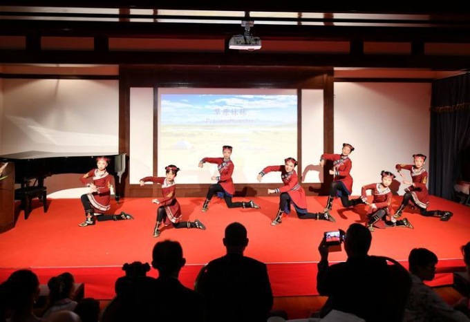 Germania: Festa di metà autunno al Giardino Yuyuan di Amburgo