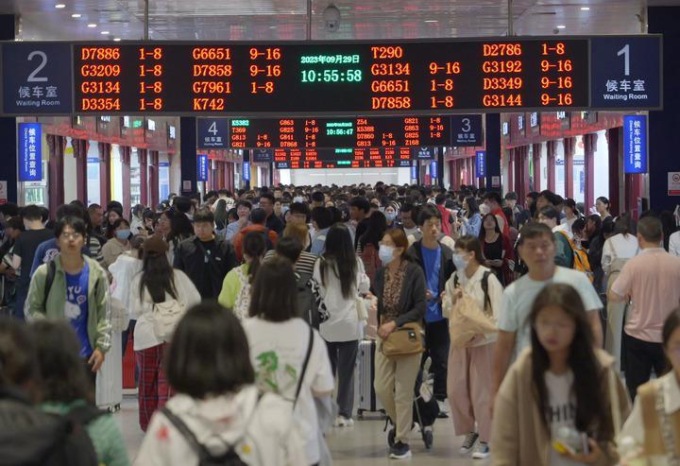 Cina: record viaggi ferroviari giornalieri durante esodo della vacanza