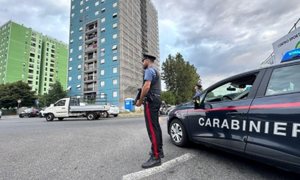 ROMA: TOR BELLA, BLITZ DEI CARABINIERI