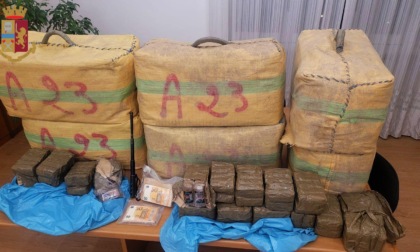 ROMA: PRIMAVALLE, SEQUESTRTI 240 CHILI DI HASHISH. DUE ARRESTI