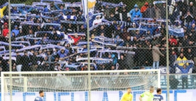 LATINA: SCONTRI TRA TIFOSI, 10 DASPO