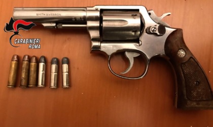 ROMA: ARMI, DROGA E DENARO, DUE ARRESTI