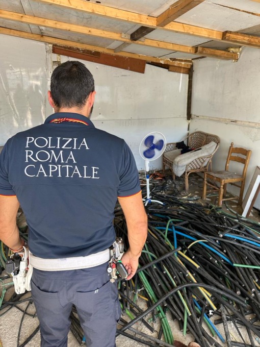 ROMA: MAXI SEQUESTRO DI RAME