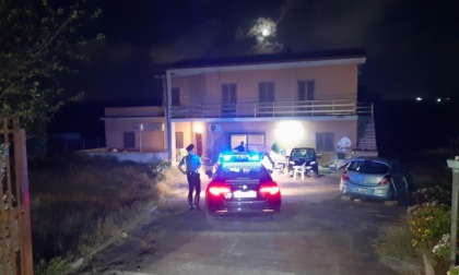 APRILIA: ACCOLTELLA IL MARITO, IN SILENZIO DAVANTI AL GIP