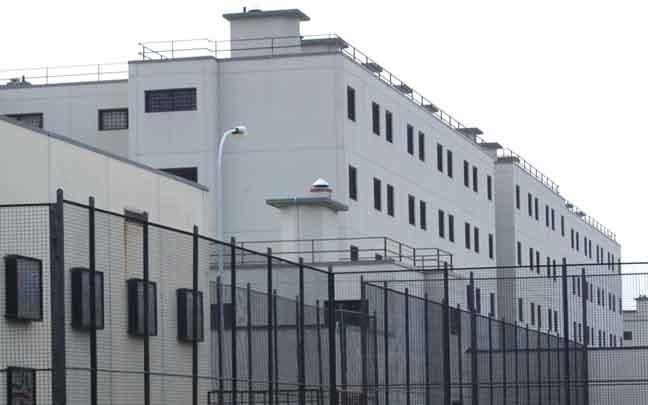 CIVITAVECCHIA: VIDEO IN CARCERE, TROVATI DUE TELEFONINI