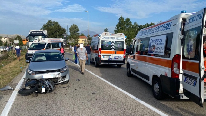 SAN VITTORE: SCONTRO AUTO-MOTO, GRAVE 17ENNE