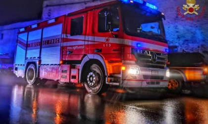 A fuoco l'auto di un magistrato della Procura, le indagini