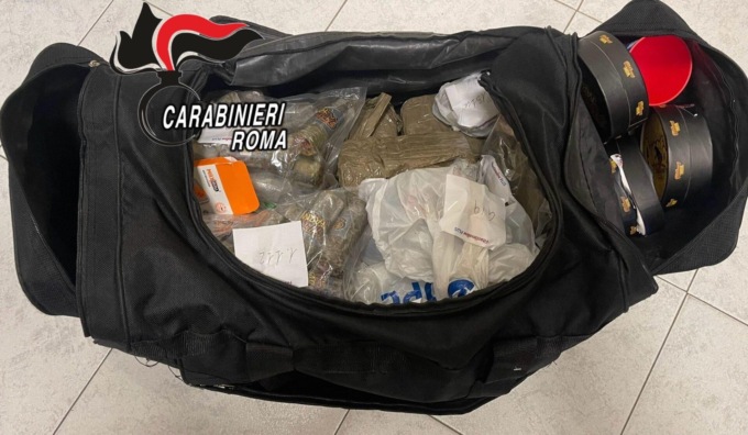 ROMA: SEQUESTRATI 30 CHILI DI DROGA AD OSTIA