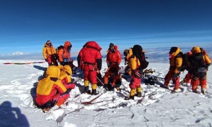 Squadra di spedizione cinese raggiunge vetta del monte Cho Oyu
